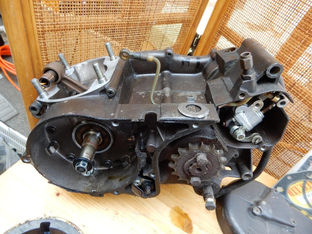 HONDA　エルシノア125　MT125　エンジン部品　中古品