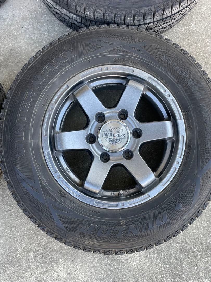 ハイエース　MAD CROSS スタッドレス　ウインターマックス