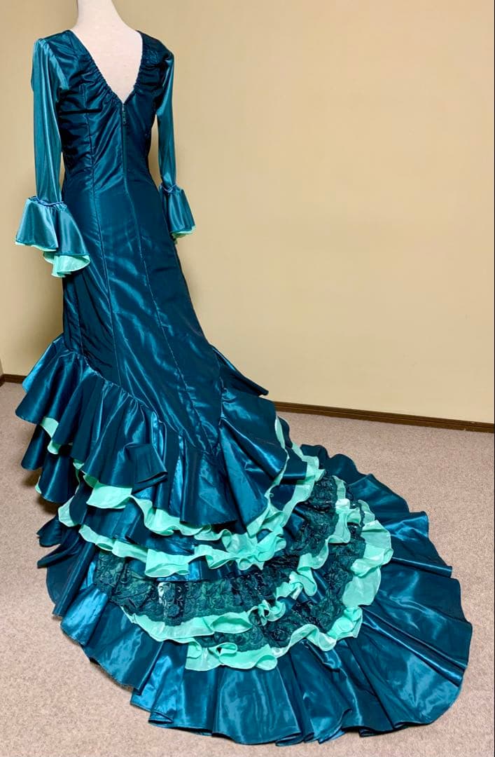 フラメンコ衣装　バタデコーラ ブルーグリーン✖️ターコイズブルー