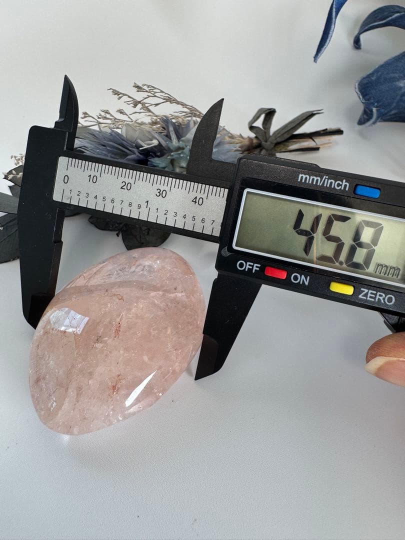 濃いピンク　ピンククリアクォーツ　パーム　虹だらけ　流通名　ピンクアゼツライト