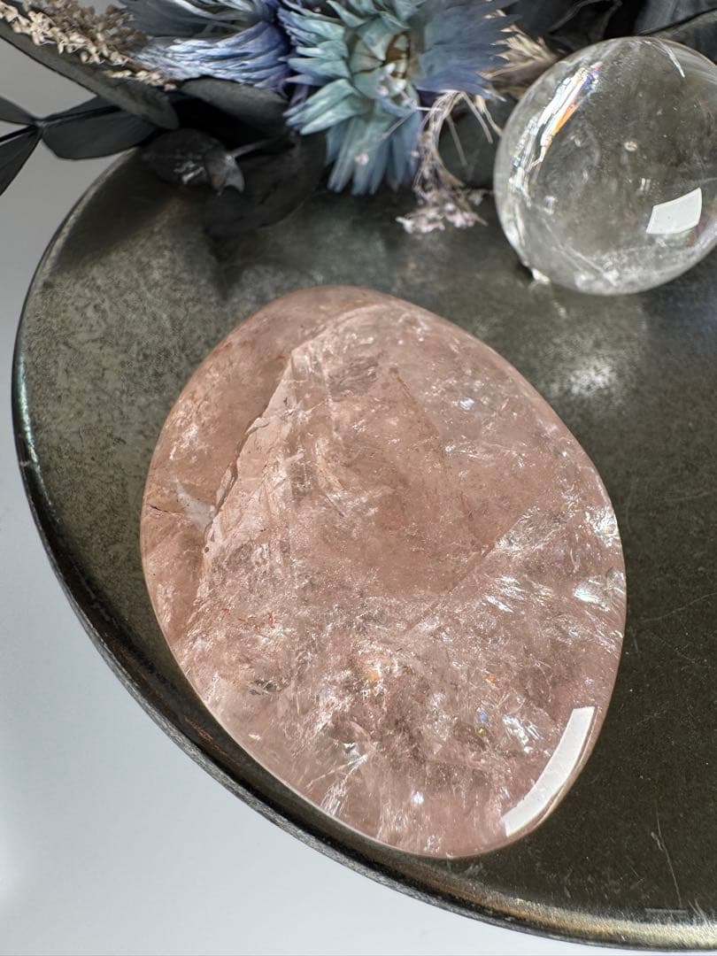 濃いピンク　ピンククリアクォーツ　パーム　虹だらけ　流通名　ピンクアゼツライト