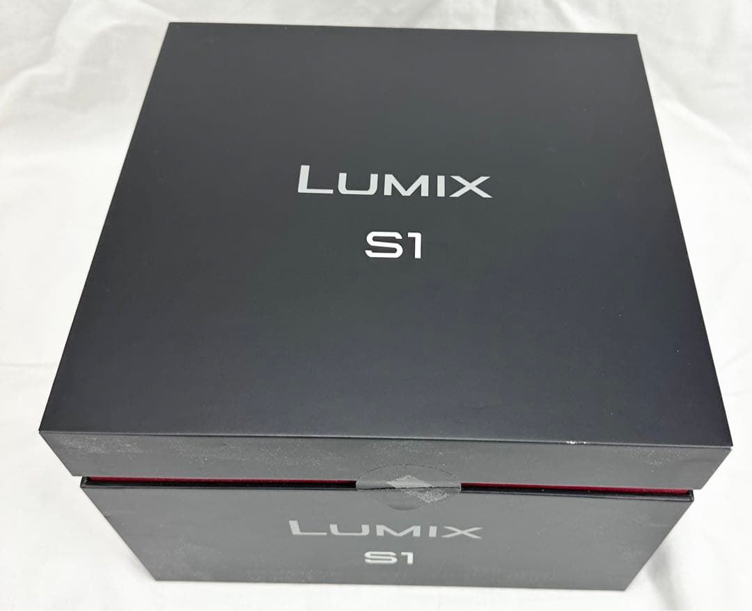 Panasonic LUMIX S1ボディ35mmフルサイズ ミラーレスカメラ