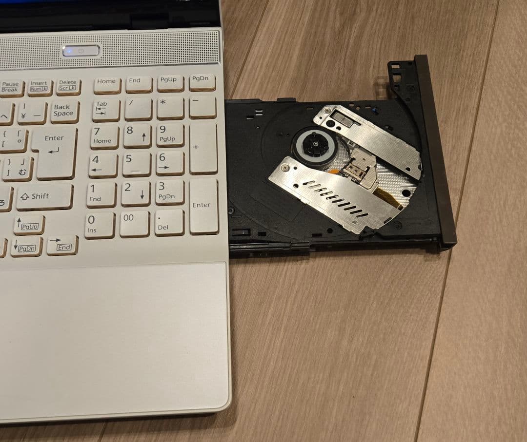 【極美品】富士通 LIFEBOOK AH53/D1 Core i7/ブルーレイ有