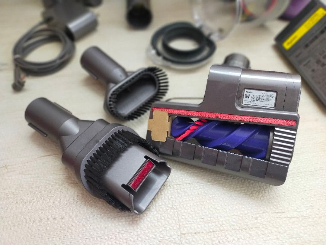 ダイソン V12 Detect（SV30）【分解洗浄】BT✕2個、フィルター✕2