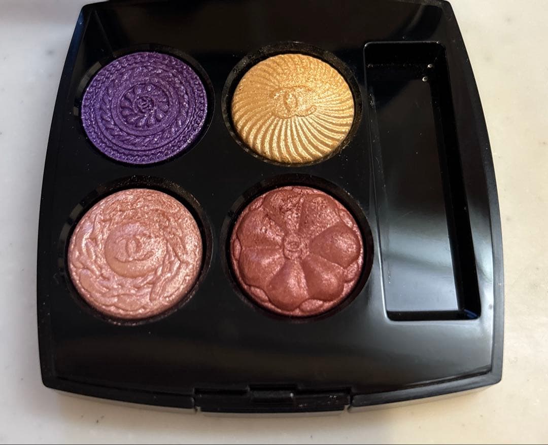 CHANEL レキャトルオンブルブトン 239 ブトンバロック　2回使用のみ