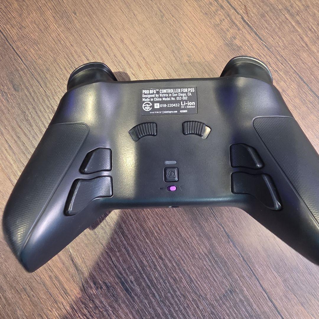 VICTRIX PRO BFG　ワイヤレスコントローラー