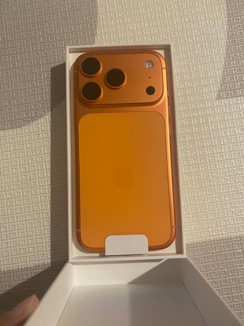 Apple iPhone 17Pro オレンジ 本体