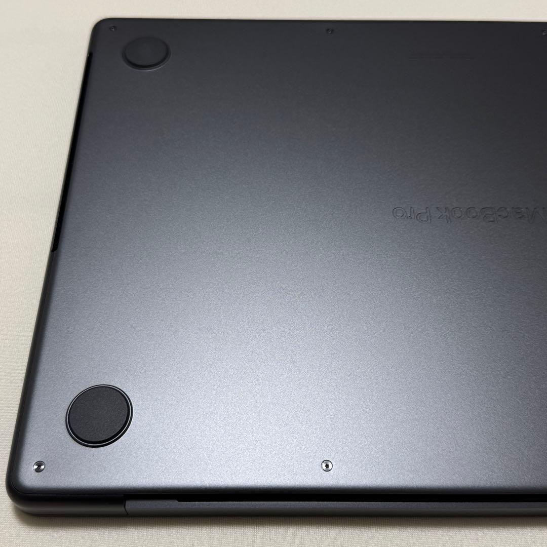 MacBook Pro M4Max 36GB/1TB 14インチ　スペースグレー