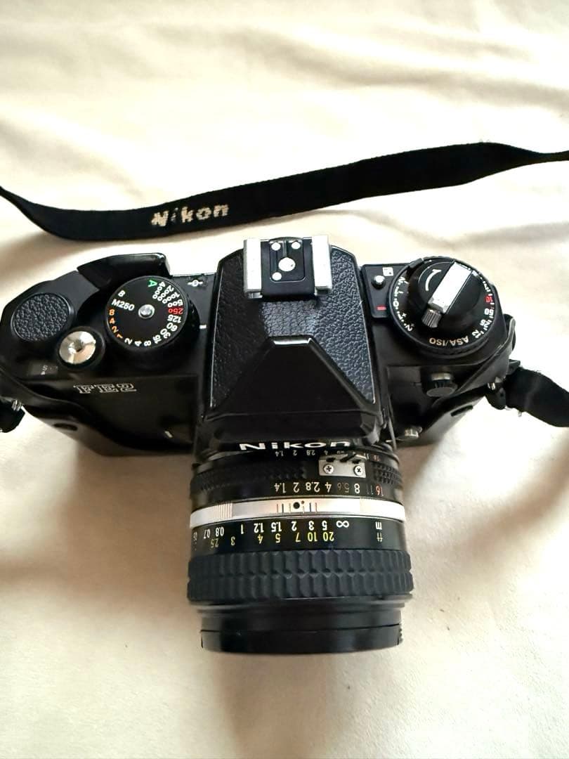【Nikon】ニコンFE2 一眼レフカメラ/カバー・ケース付き