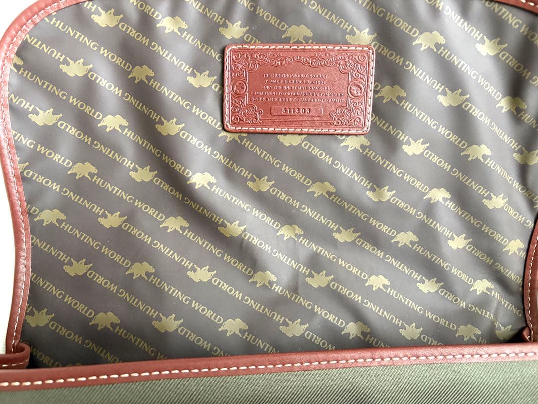 HUNTING WORLD オリーブグリーン ショルダーバック　即購入歓迎