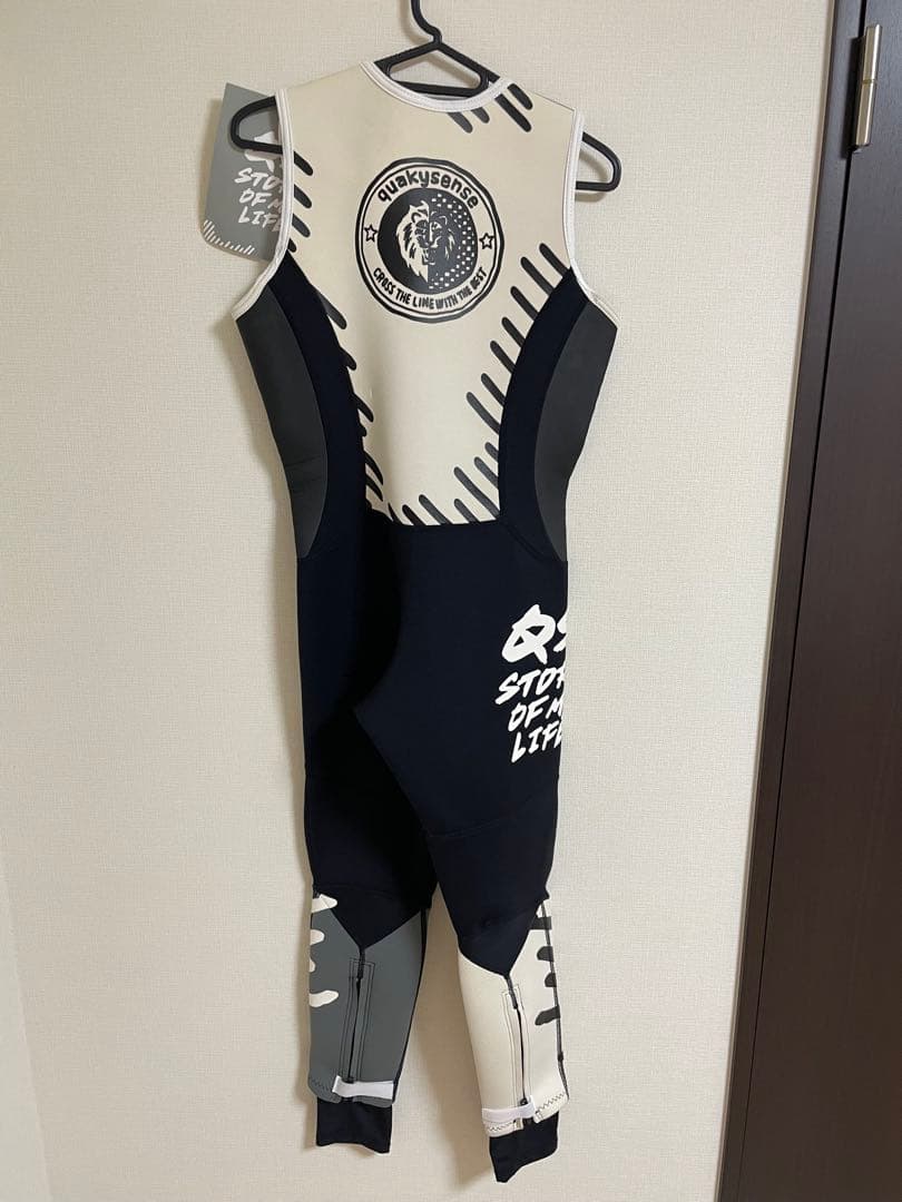 新品　ウェットスーツ　ブラックホワイト　XXS