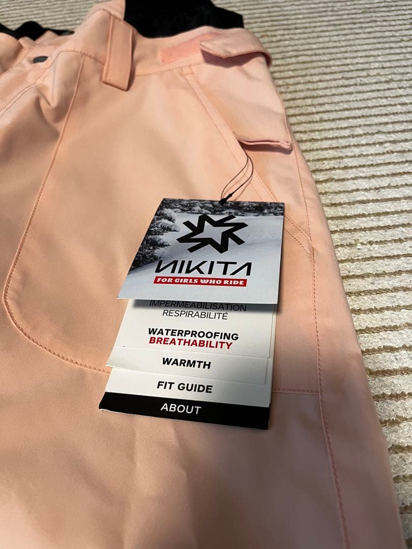新品　ニキータ　スノーボード　パンツ　レディースＬ　ホワイトピンク　ストレッチ