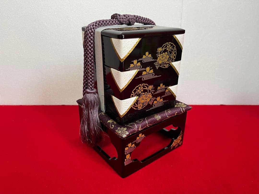 35号　高級溜塗重箱牛車お籠セット