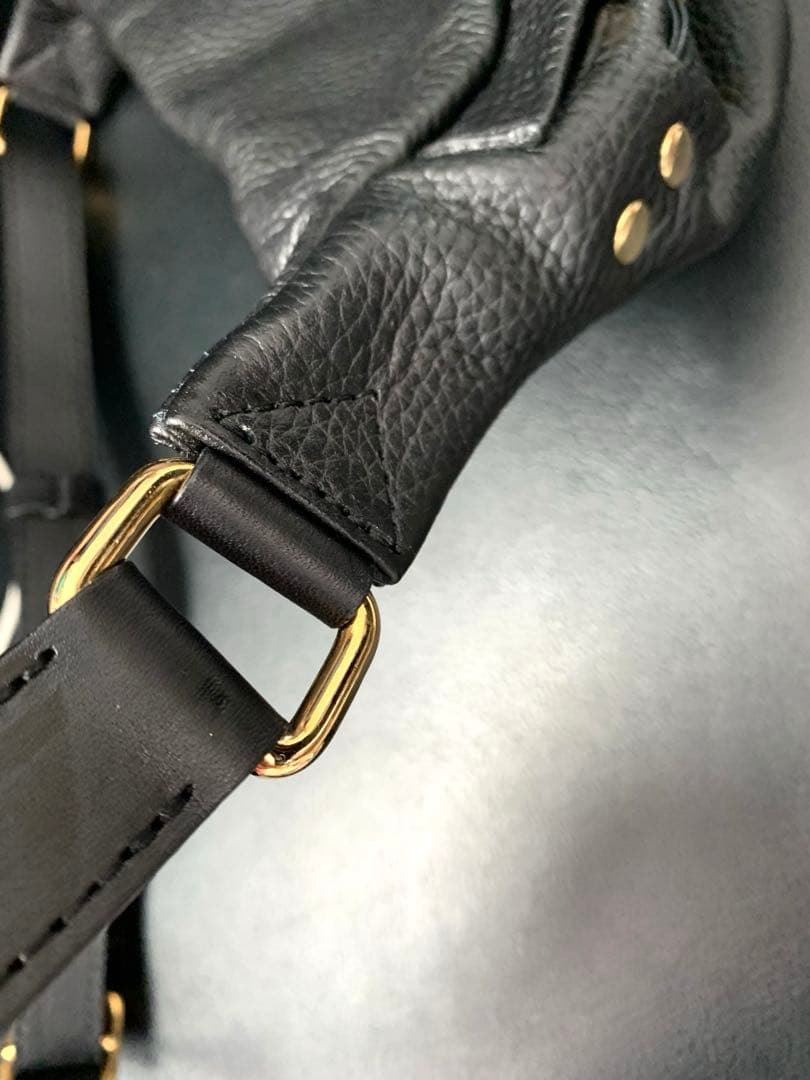 ✨️未使用✨️ シータパランティカ　ボディバッグ　シボ革　ウエストポーチ ブラック