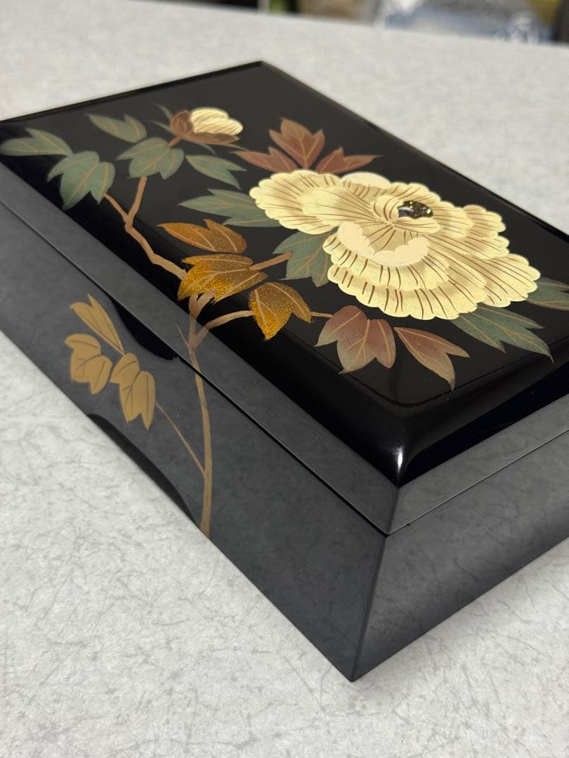 桜々 Sakura sakura 白牡丹 オルゴール付き 宝石箱 漆塗り 鏡付き