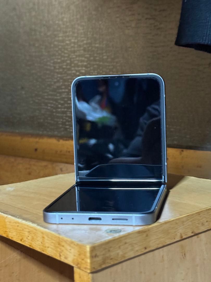 GALAXY zflip6 美品　○判定　docomo版　256GB