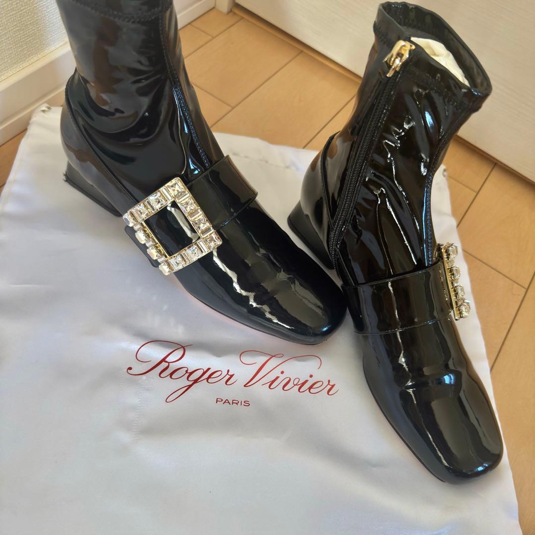 ロジェヴィヴィエ/ Roger vivier エナメルブーツ