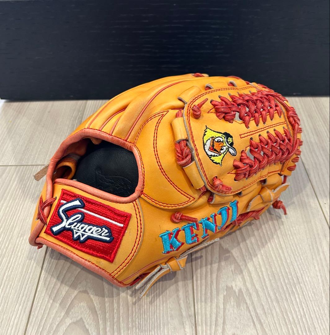 f*m様 プロ野球選手　グローブ