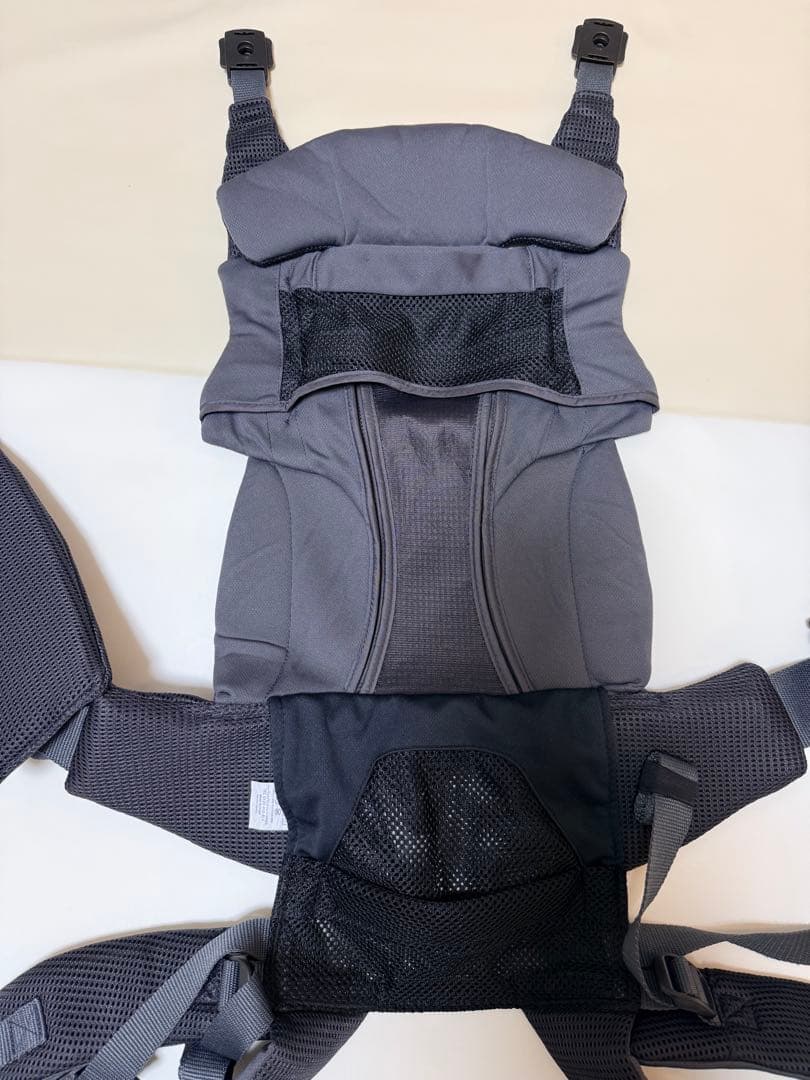 のえはるママ♡ アップリカ・ラクリス 抱っこ紐 ダークグレー