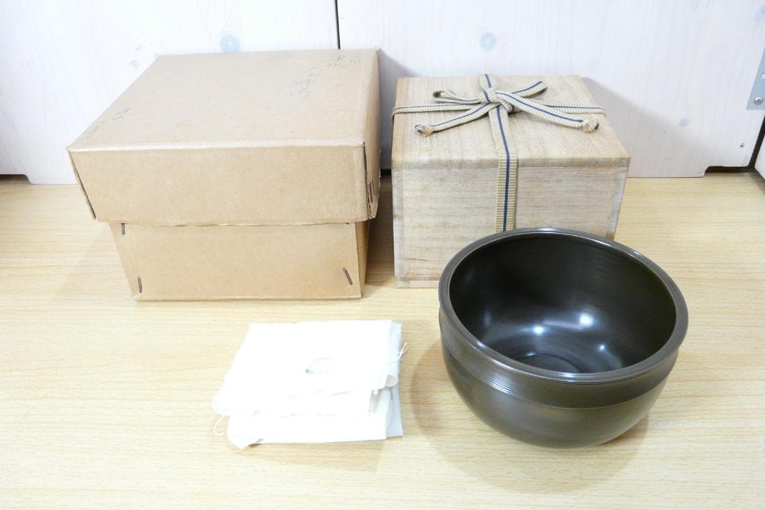 き*た様 京釜師　十五代 大西清右衛門（浄心） 造　唐銅 糸目建水【千家十職】