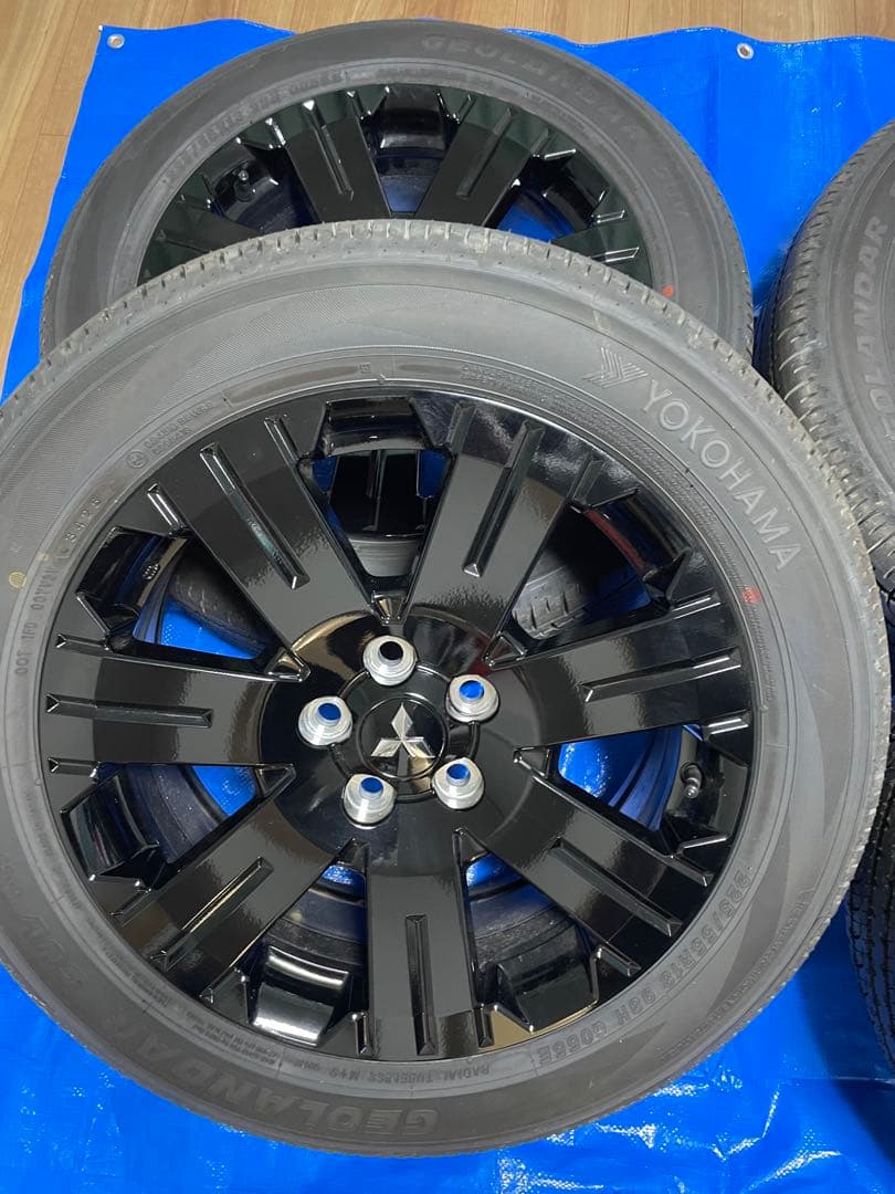 三菱デリカD5 シャモニー タイヤ ホイール【新車外し】1点ずつ出品　（1/4）