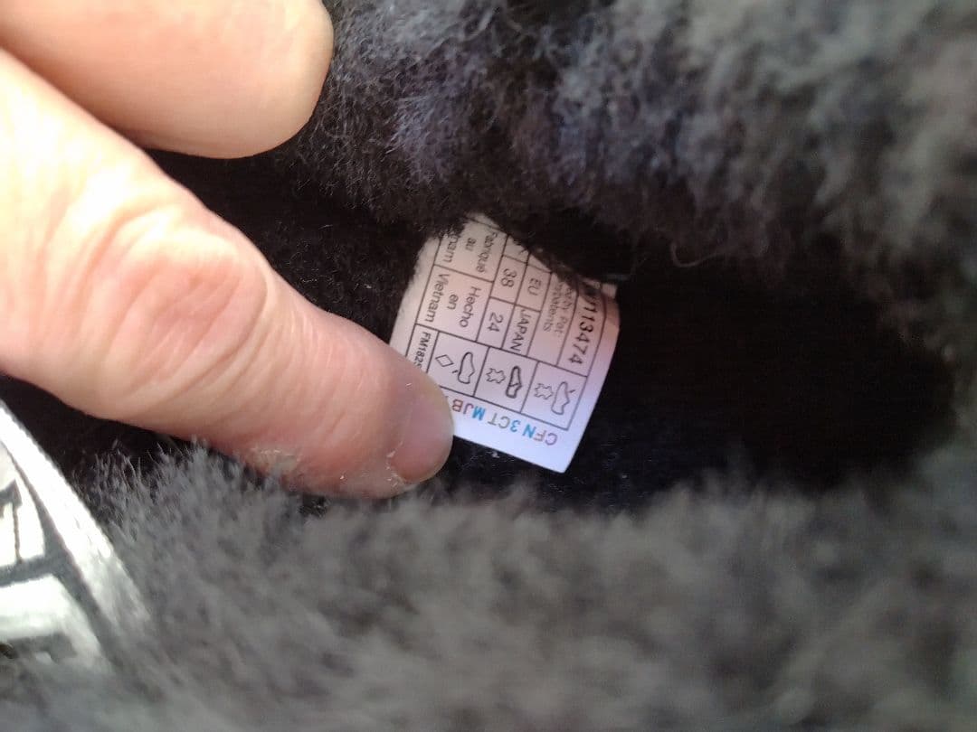 にんにん 正規品・新品 UGGファンケットブラック　厚底24cm