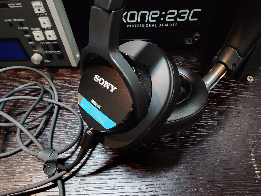 SONY MDR-M1 モニターヘッドホン