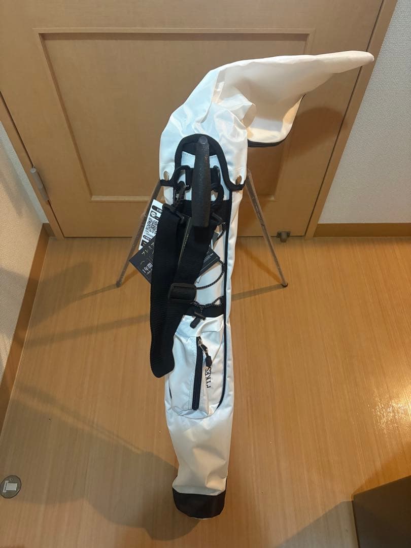 ゴルフ　ホワイト キャディバッグ スタンド付き