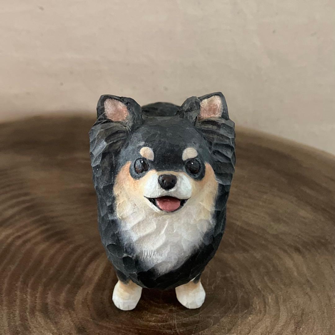 木彫りのチワワ(ブラック&タン)