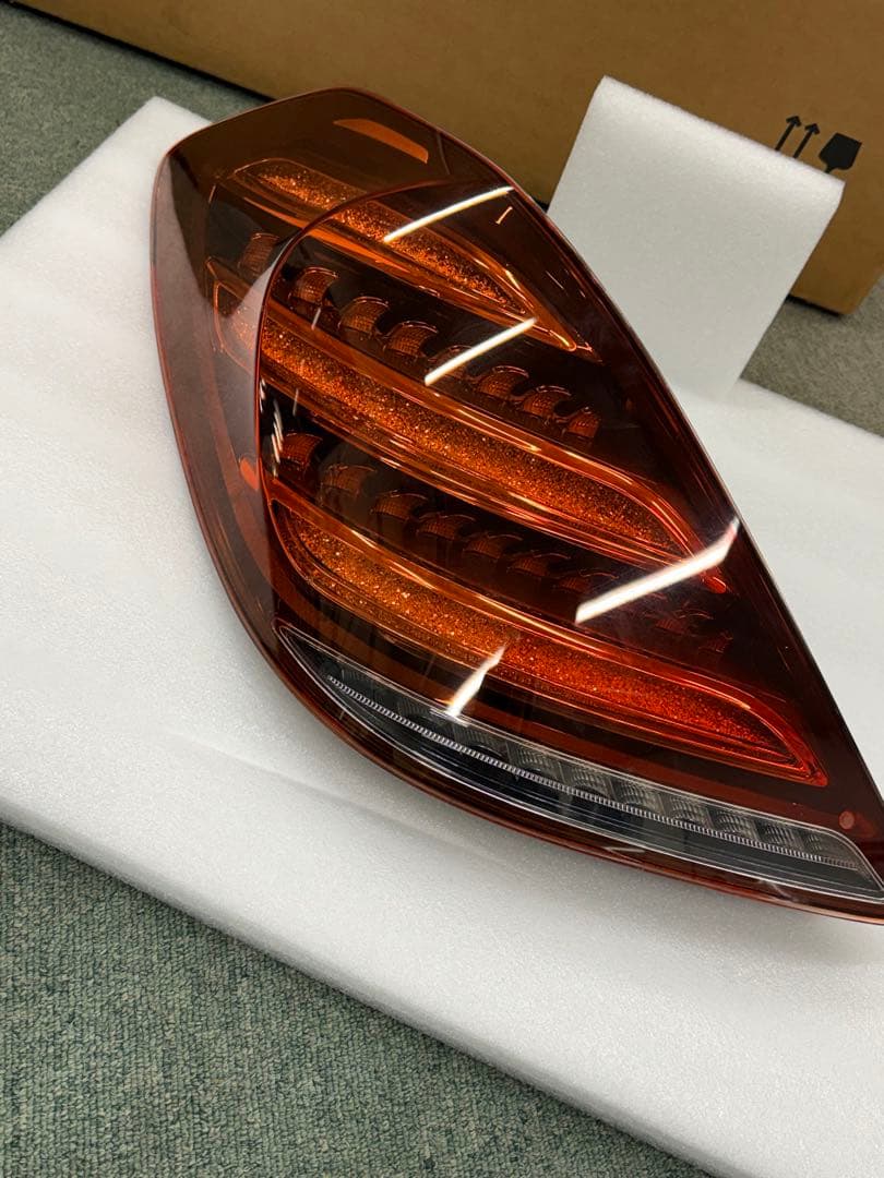 W222 後期　社外品テール　カミングホームファンクション付　送料込み