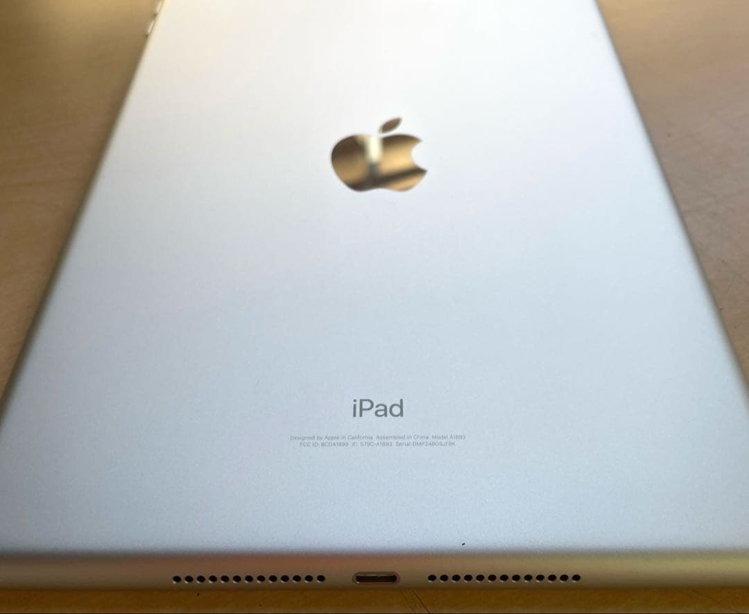 iPad 第6世代　A1893　Wi-Fiモデル　シルバー　32GB 美品　#6