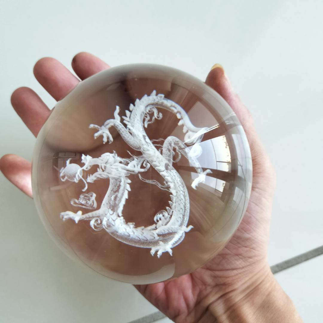 レーザーで彫られた龍の丸珠[tKEL]10cm　特大サイズ☆当店人気商品