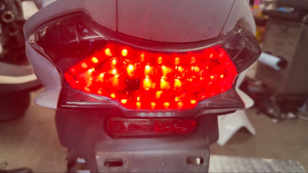 アドレスV125S LEDテールランプ