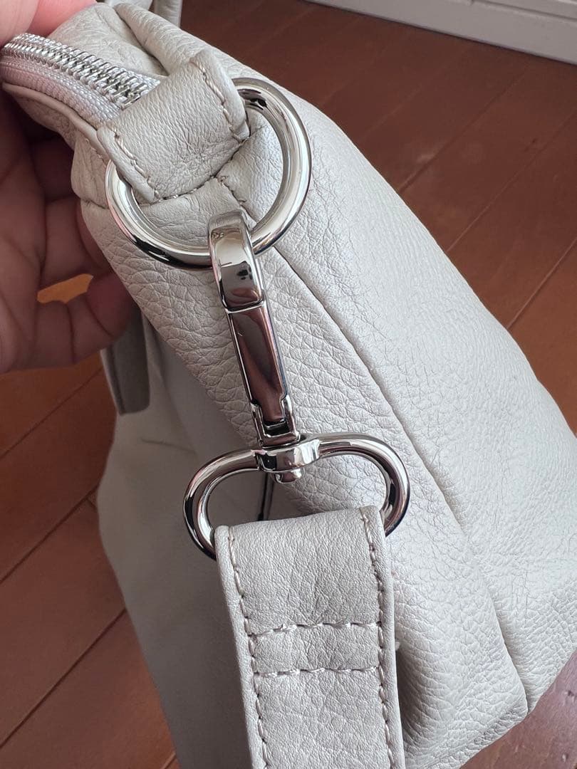 ear PAPILLONNER レザーフラップバッグS