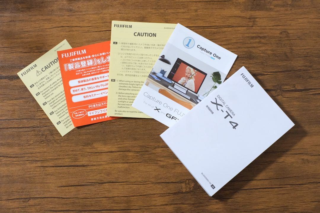 【限定お値下げ中】Fujifilm X-T4 本体のみ 各種付属品付き