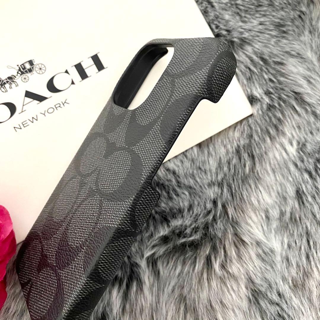 新品☆COACH(コーチ)ブラック　スマホケース　i Phone15