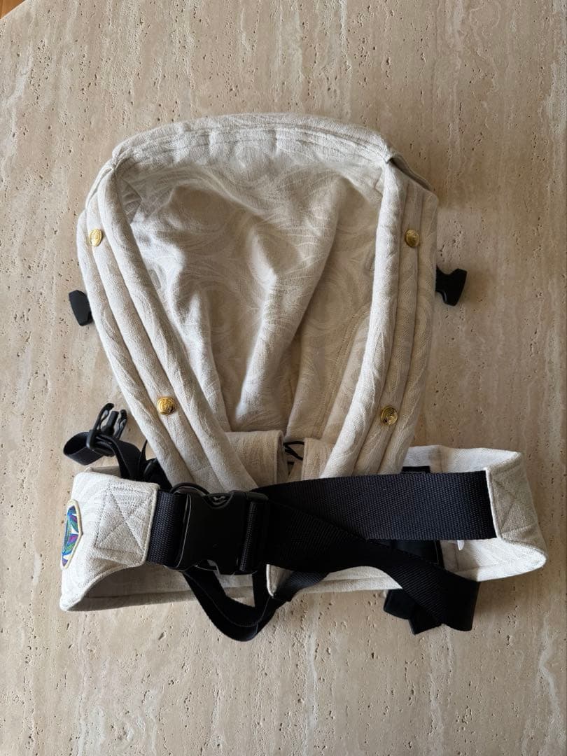 アーティポッペ 抱っこ紐 ホワイト 箱付き