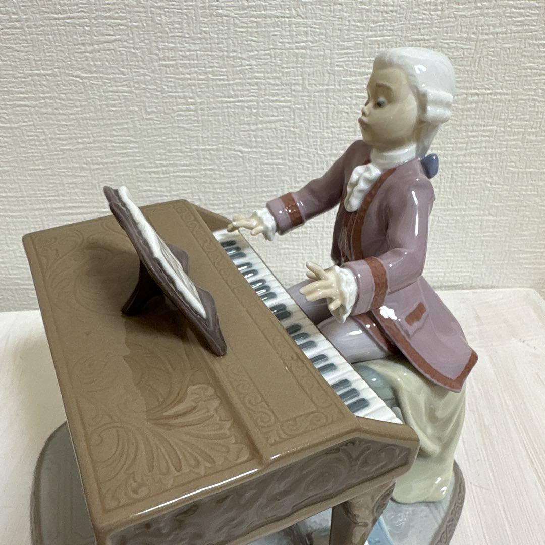 リヤドロ・「ヤングモーツァルト」　世界限定2,500体　新品！証明書の盾付き！