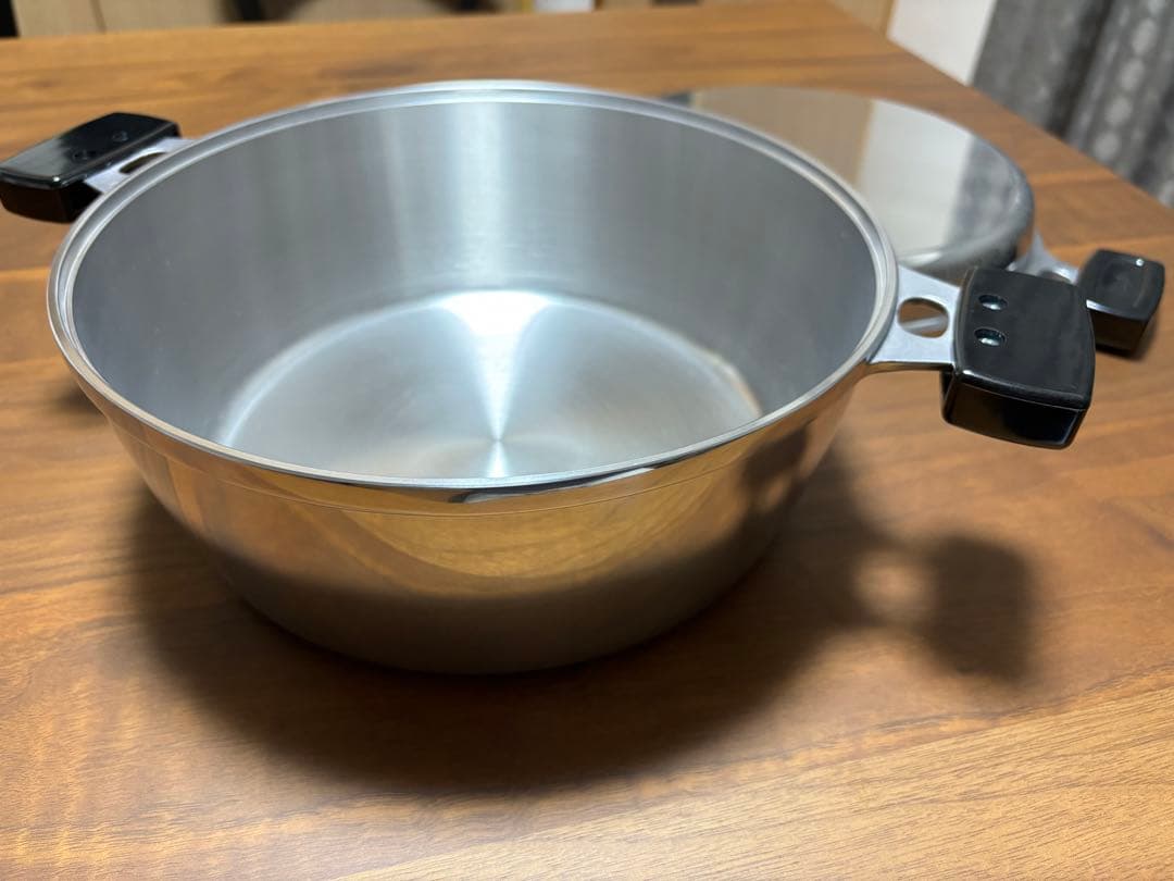 ムスイ 無水鍋 M型 両手鍋 25㎝　【新品・未使用品】