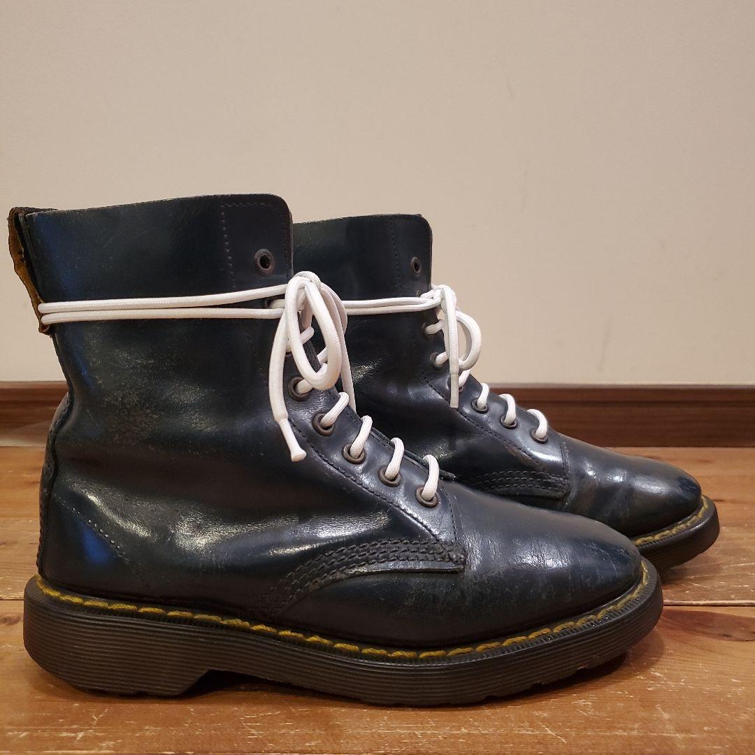 【ホワイト社×ネイビー】英国製 ドクターマーチン 8ホール UK4