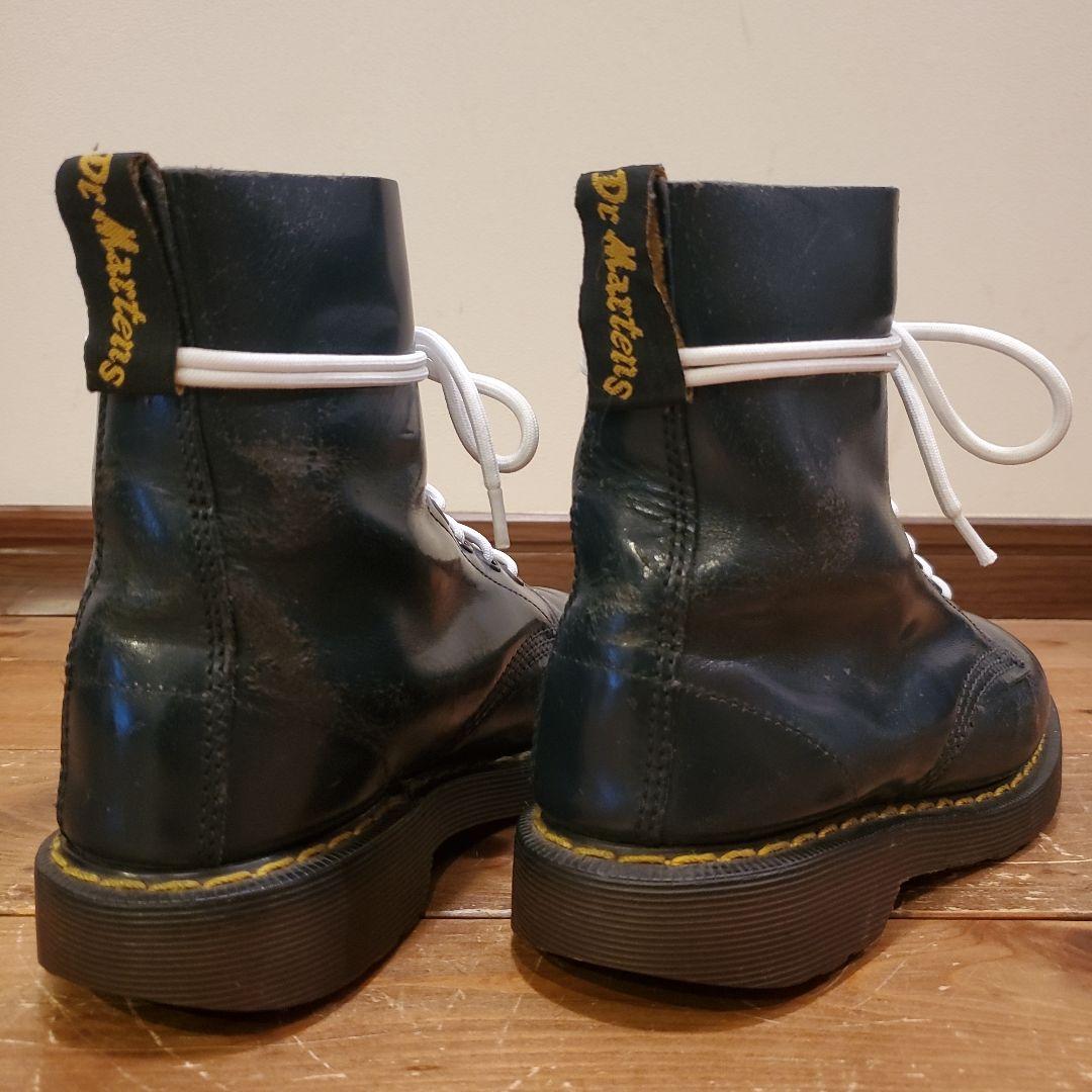 【ホワイト社×ネイビー】英国製 ドクターマーチン 8ホール UK4