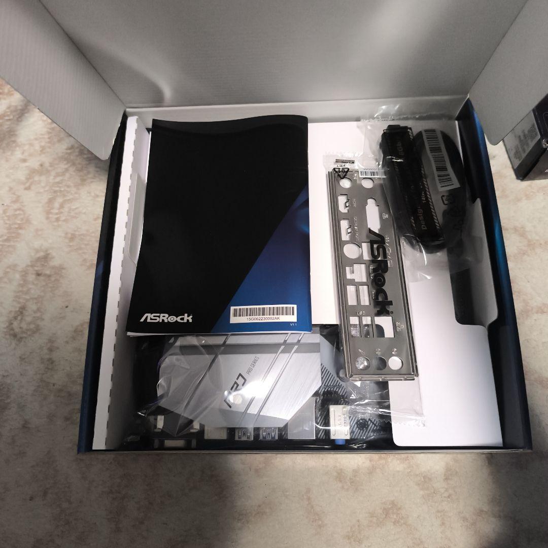 ASRock B550M PRO4 マザーボード