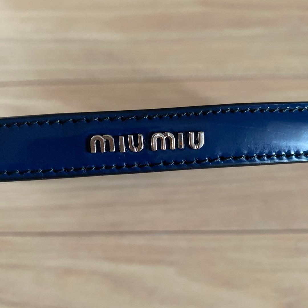 miu miu ネイビー パテントレザー ベルト