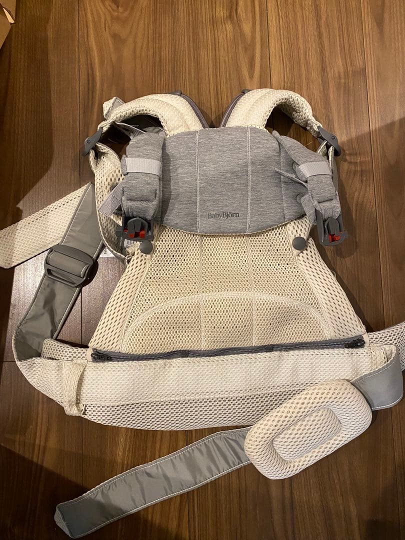 【ほぼ未使用】 ベビービョルン　ハーモニー　クリーム　抱っこ紐