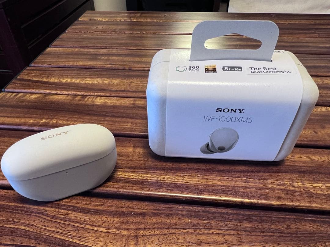 ソニー WF-1000XM5 プラチナシルバー イヤホンのみ作動