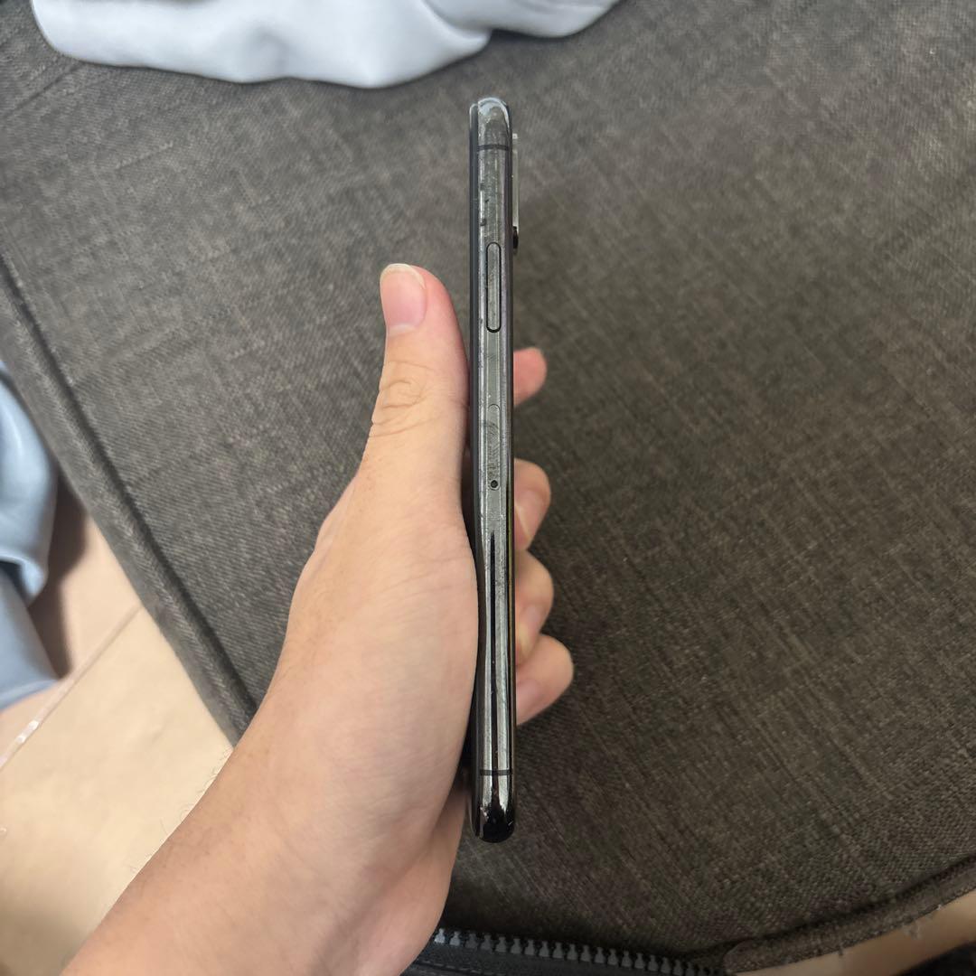 液晶傷なし iPhone XS スペースグレイ 64GB simフリー