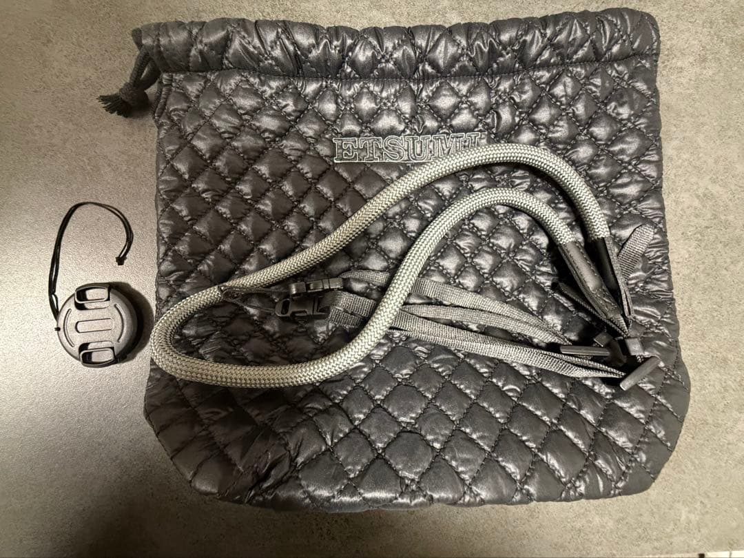 Nikonミラーレス一眼　Z fc レンズキット　シルバー　シャッター回数61回