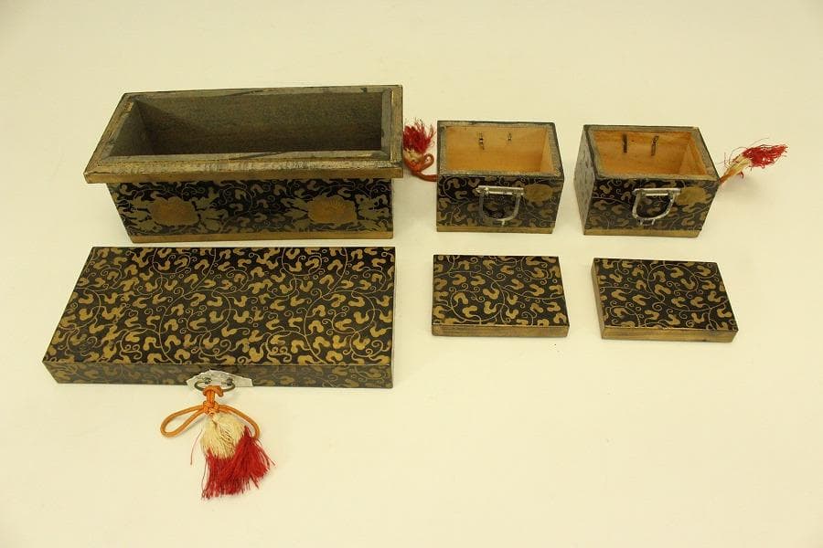 雛道具 ミニチュア 蒔絵 箪笥 長持 木製 時代物(A980)