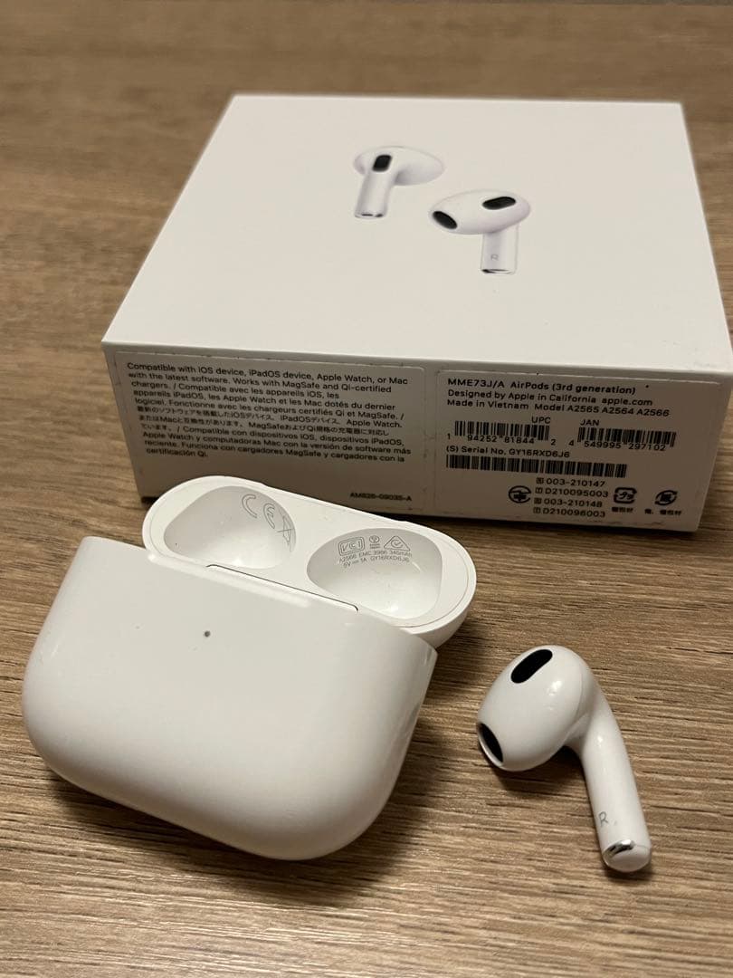 AirPods (第3世代)右耳＋充電ケース＋外箱