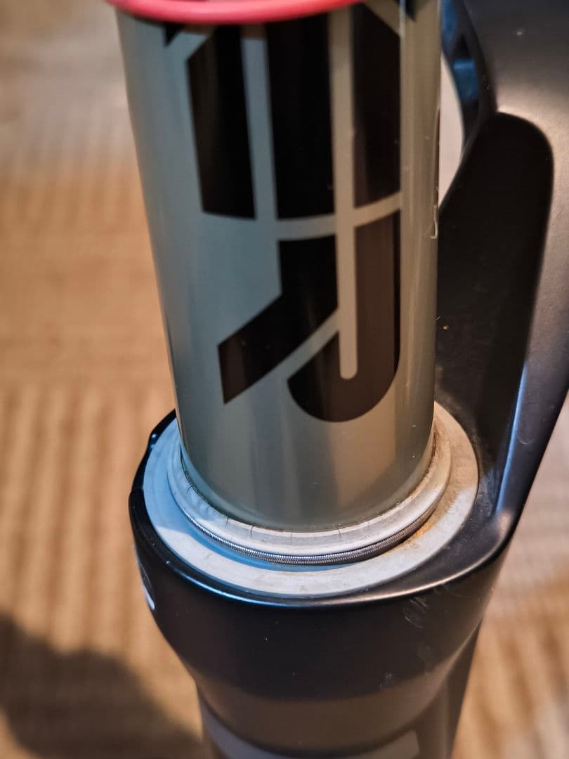 ROCKSHOX Boxxerサスペンションフォーク 26インチ